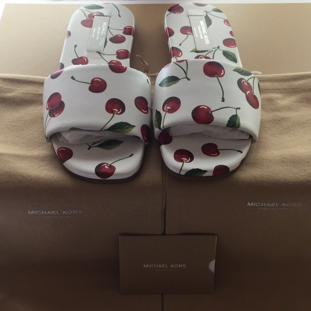 🍒MICHAEL KORS CHERRY SANDALS🍒 - Picture 2 of 16